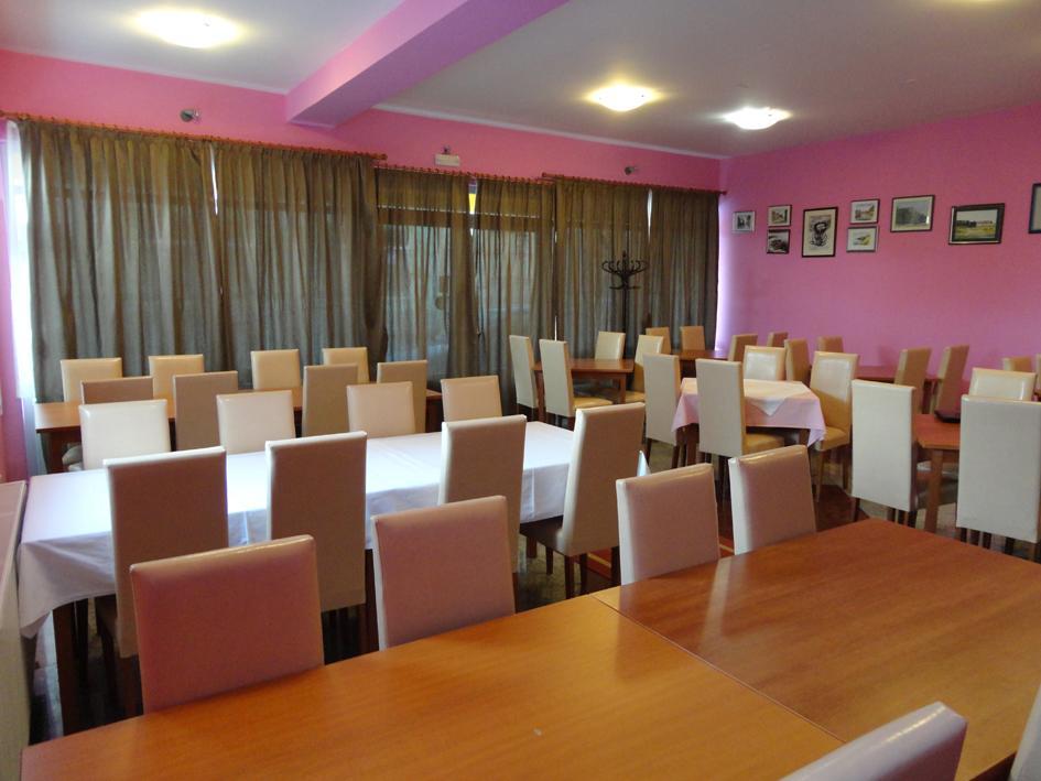 Prenociste "Magnus" Bed and Breakfast Slavonski Brod Exteriör bild