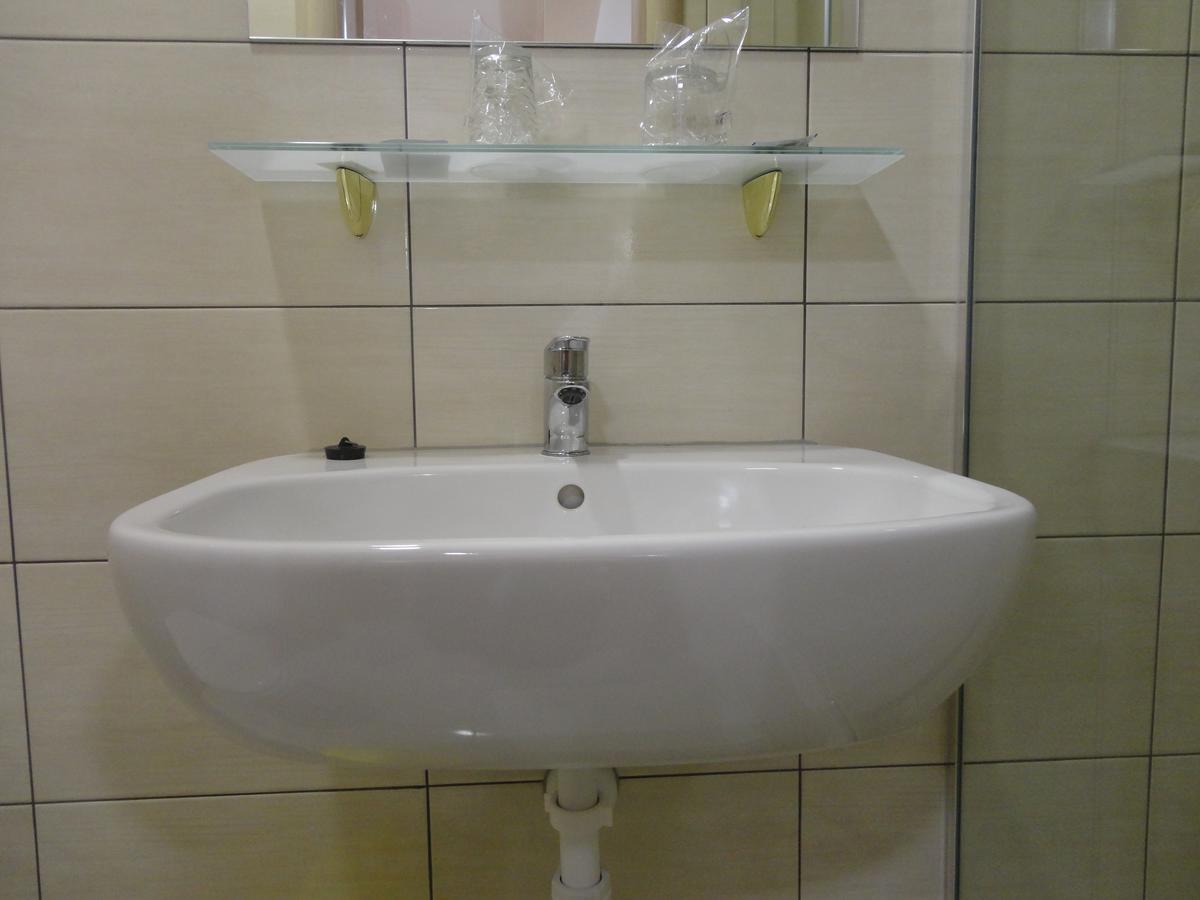 Prenociste "Magnus" Bed and Breakfast Slavonski Brod Exteriör bild