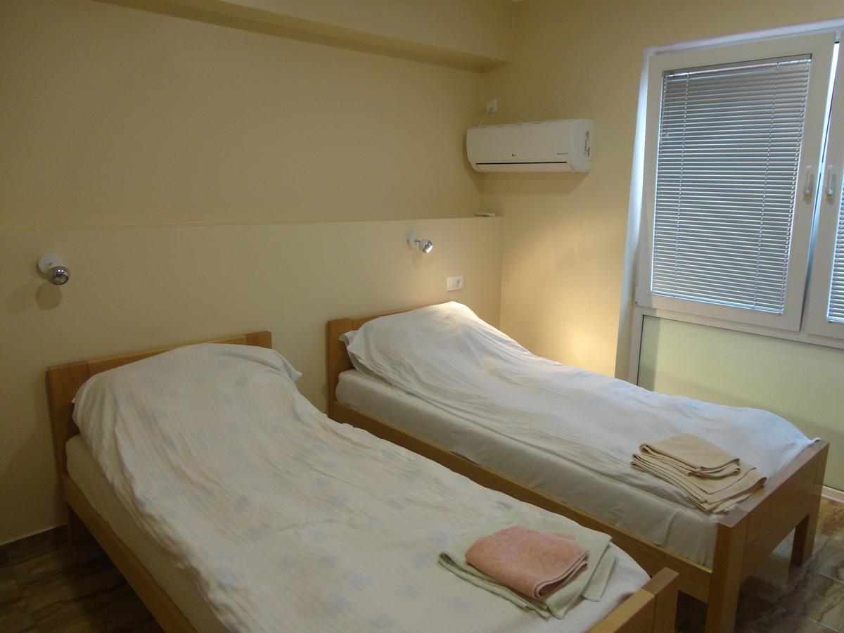 Prenociste "Magnus" Bed and Breakfast Slavonski Brod Exteriör bild