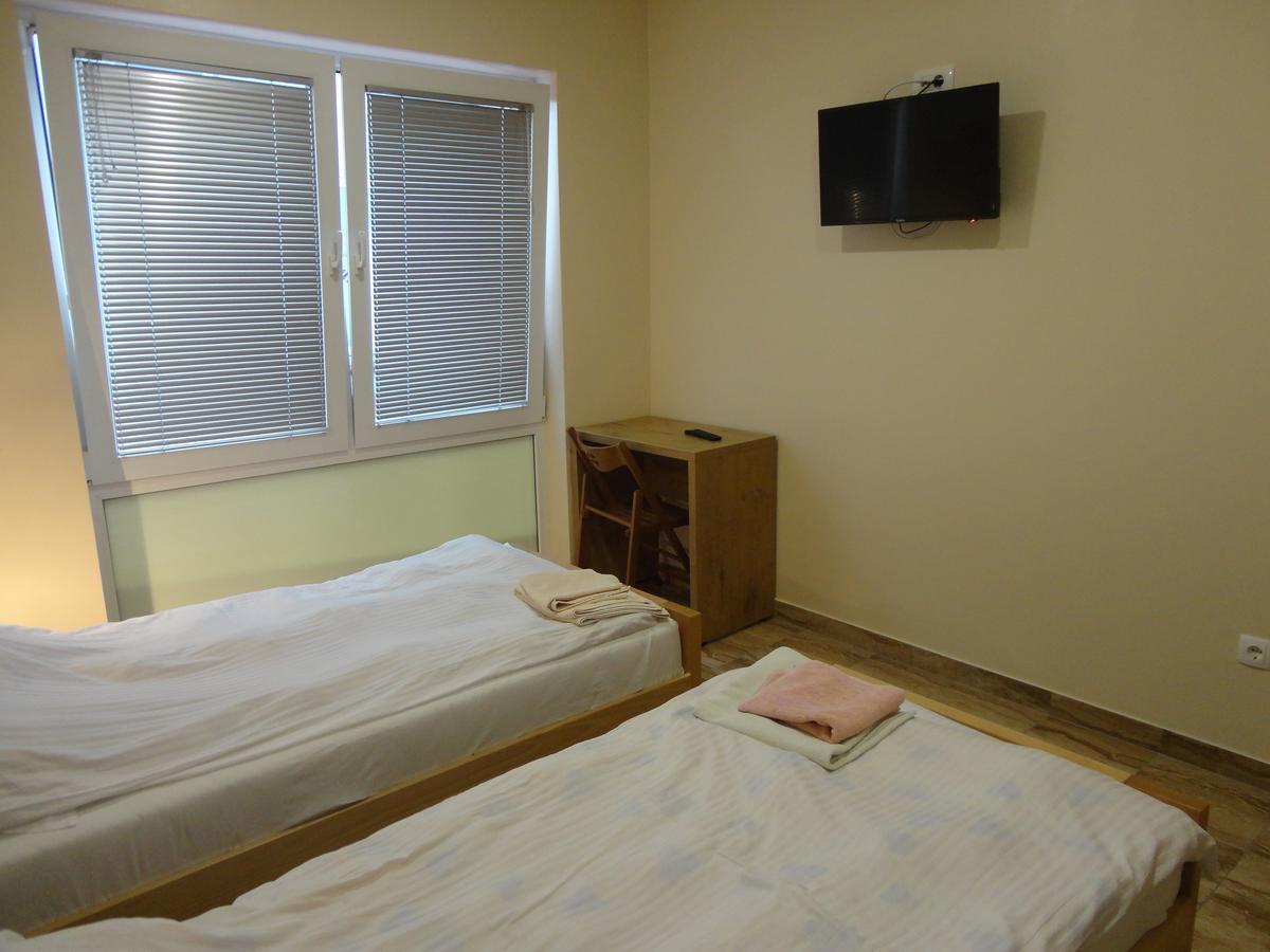 Prenociste "Magnus" Bed and Breakfast Slavonski Brod Exteriör bild