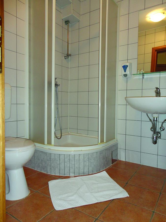 Prenociste "Magnus" Bed and Breakfast Slavonski Brod Exteriör bild