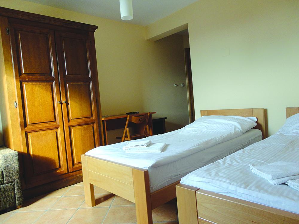 Prenociste "Magnus" Bed and Breakfast Slavonski Brod Exteriör bild