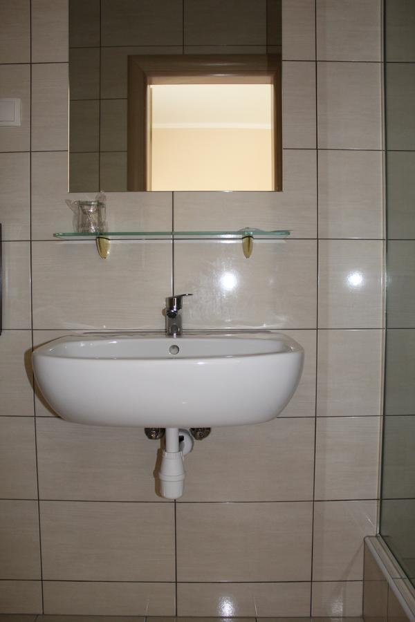 Prenociste "Magnus" Bed and Breakfast Slavonski Brod Exteriör bild