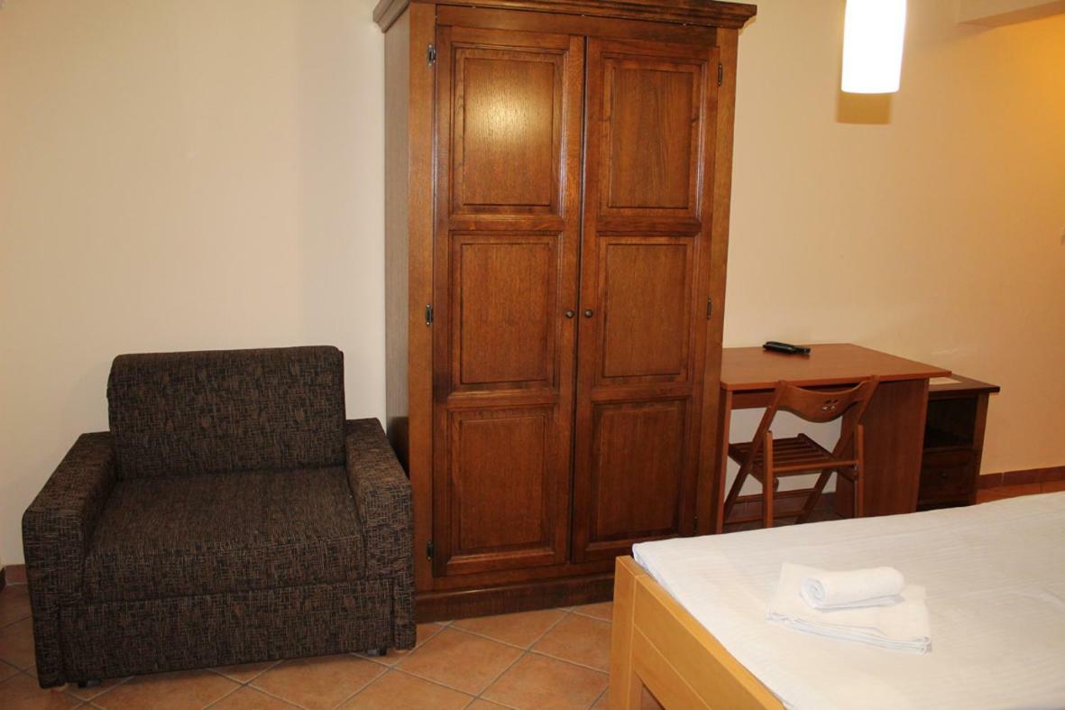 Prenociste "Magnus" Bed and Breakfast Slavonski Brod Exteriör bild