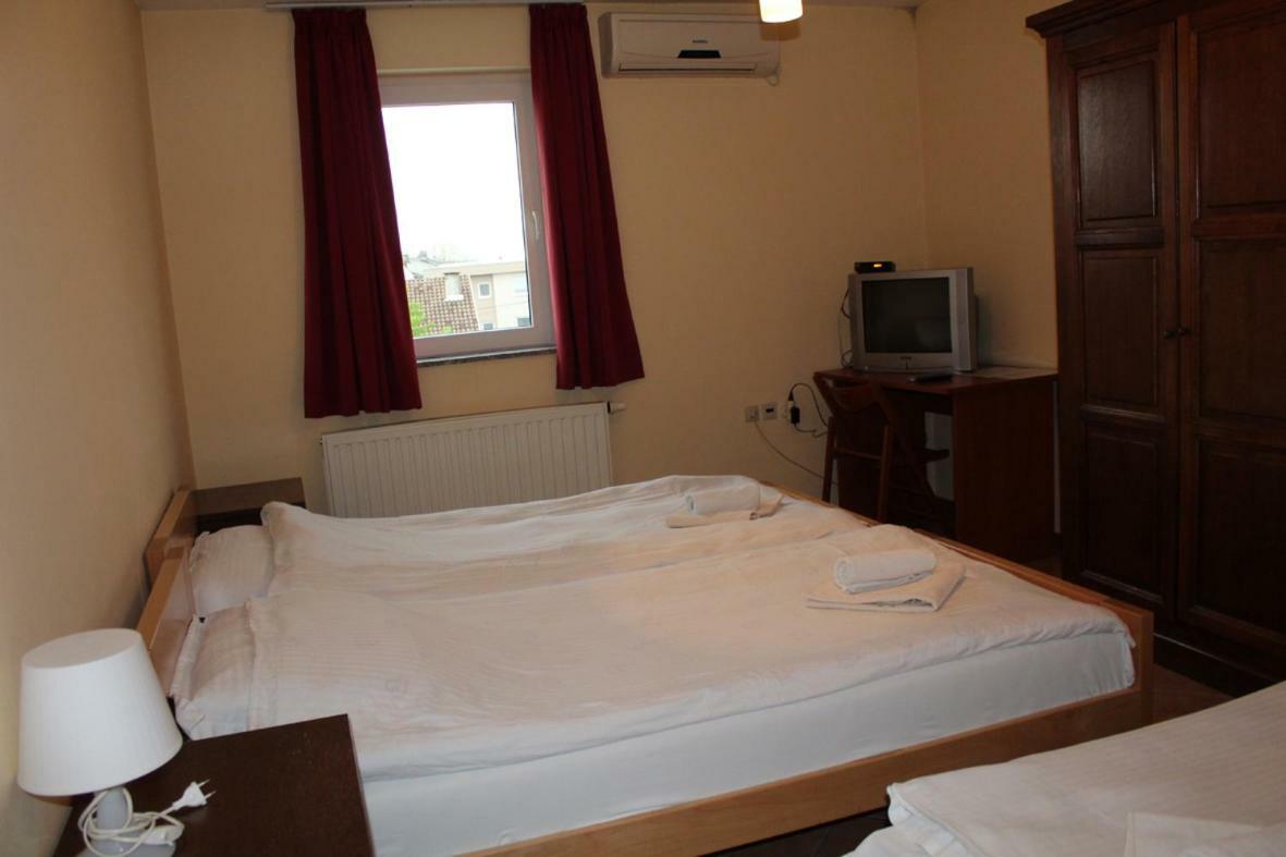 Prenociste "Magnus" Bed and Breakfast Slavonski Brod Exteriör bild