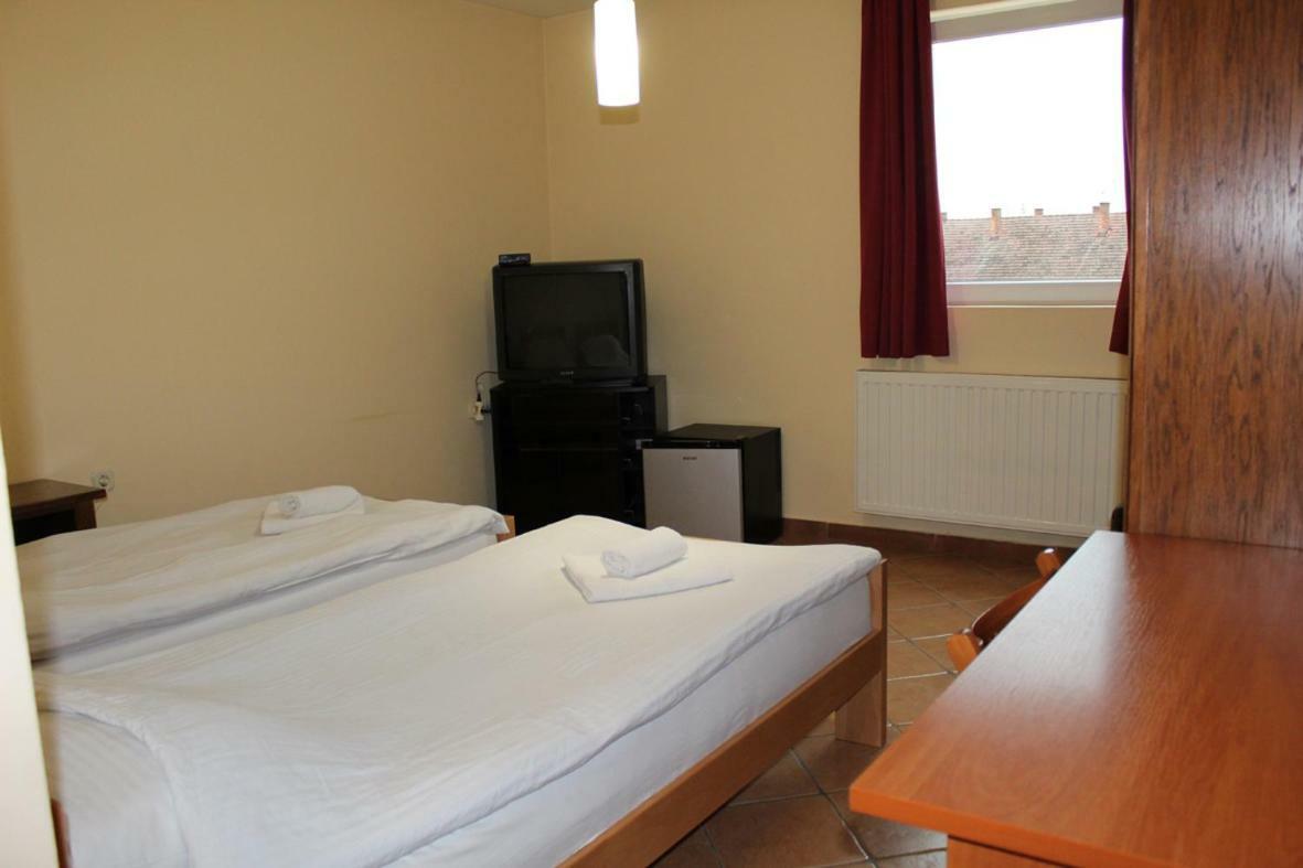 Prenociste "Magnus" Bed and Breakfast Slavonski Brod Exteriör bild
