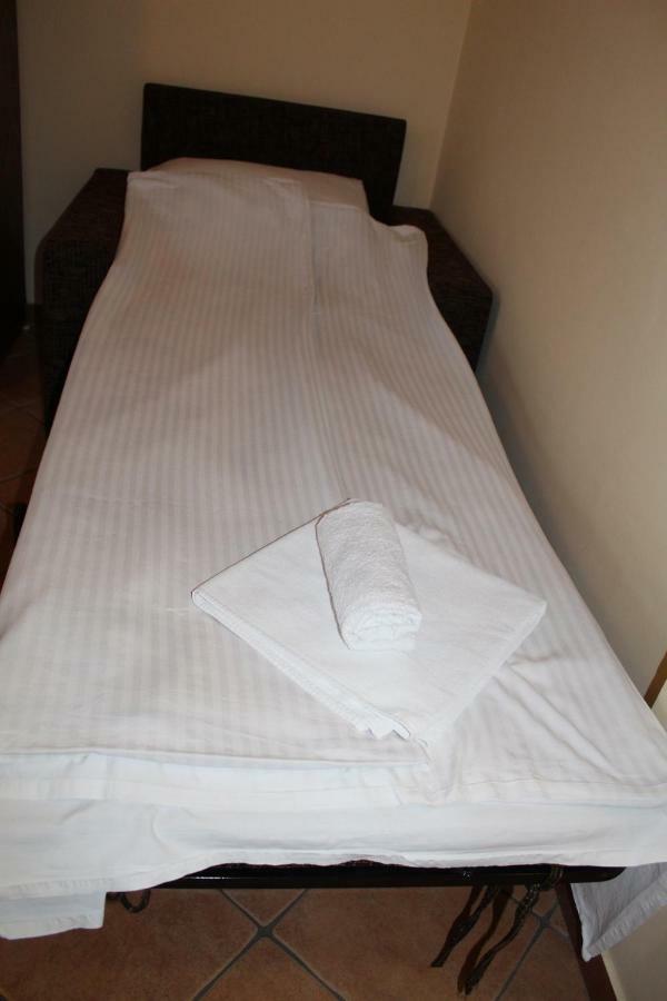 Prenociste "Magnus" Bed and Breakfast Slavonski Brod Exteriör bild