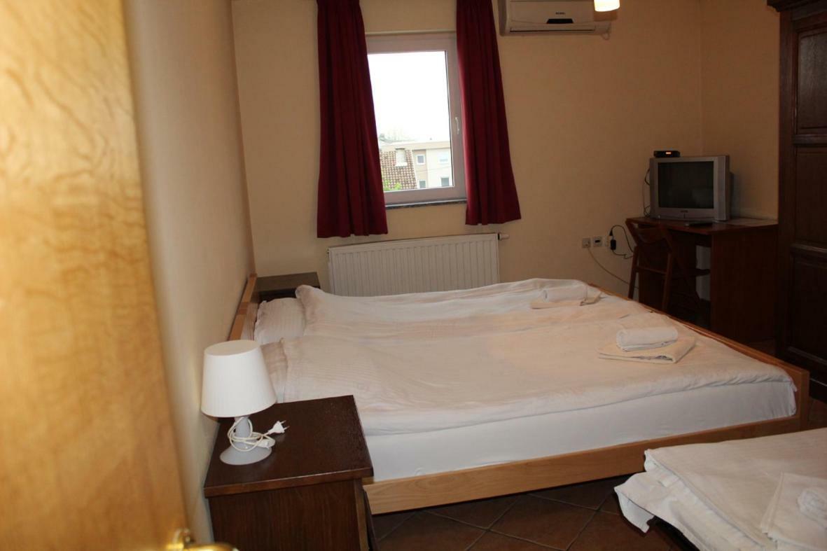 Prenociste "Magnus" Bed and Breakfast Slavonski Brod Exteriör bild